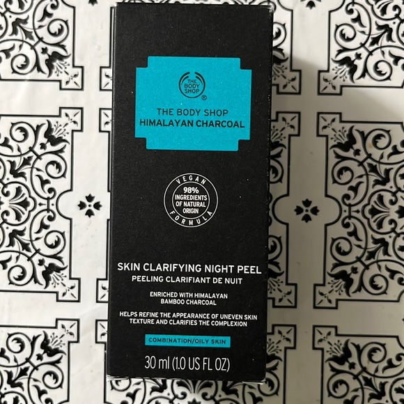 Himalayan Skin Clarifying Overnight Charcoal Peel. The Body Shop. 1.0 Oz. - Picture 2 of 3